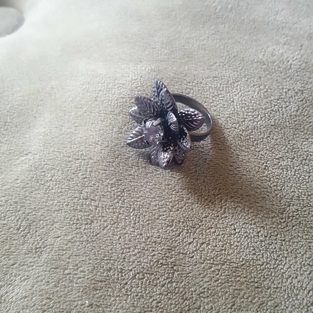 Black Flower Ring