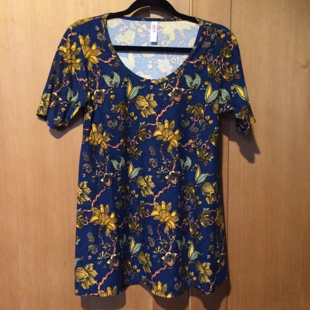 SOLD on Mercari🌟 LuLaRoe Perfect T - XS