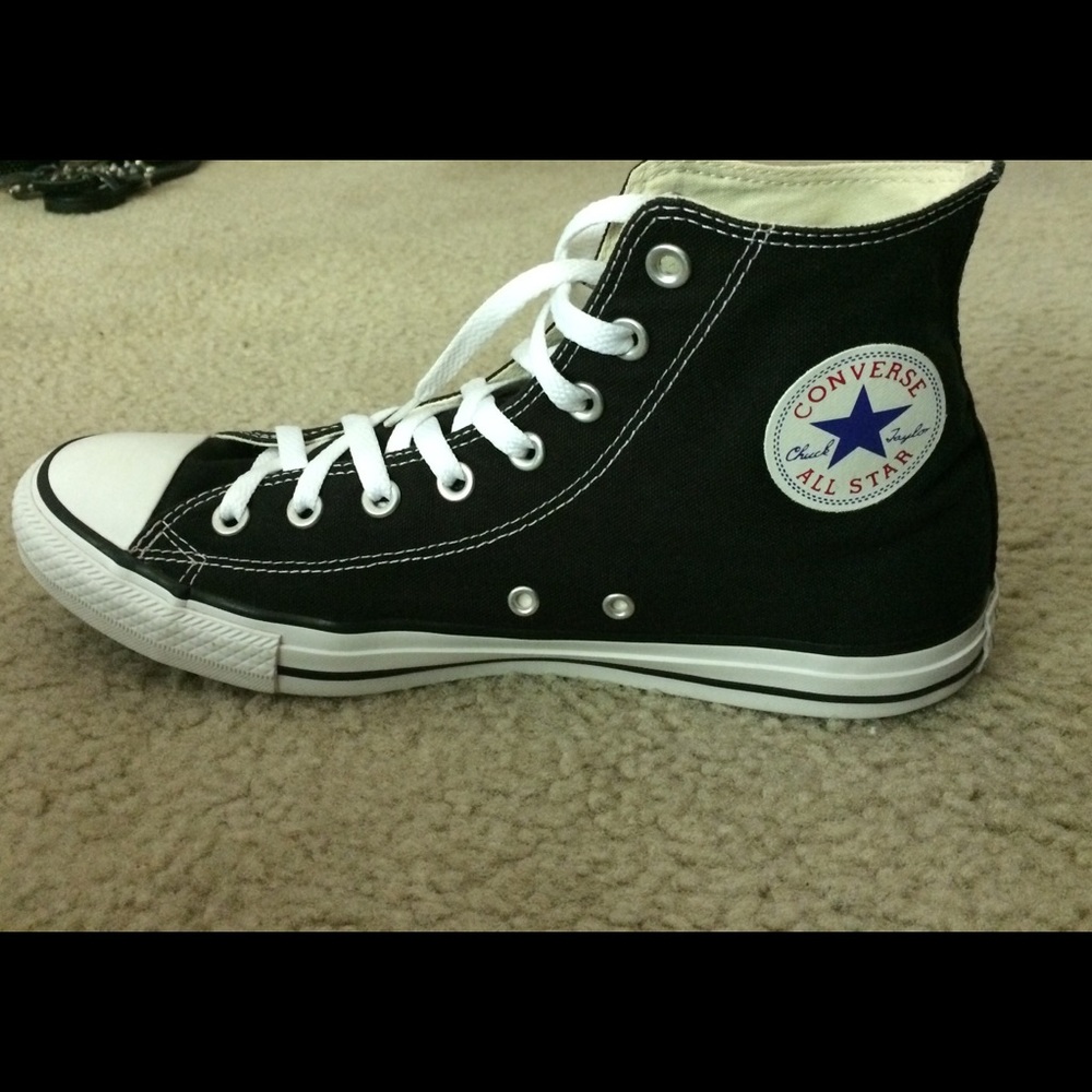 Converse men's 9.5 and women's 11.5 New