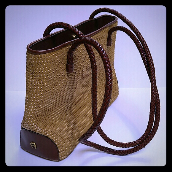 Etienne Aigner Handbags - Perfect Aigner Summer to Fall Handbag Etienne Aigner Handbags - Perfect Aigner Summer to Fall Handbag