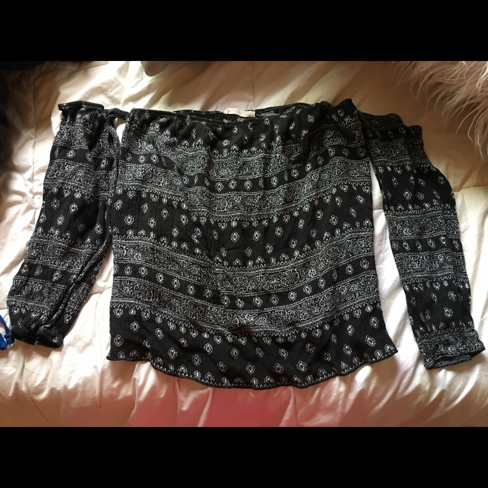 Off the shoulder black bandana top