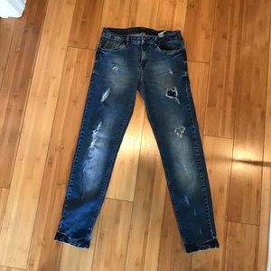 Zara Ripped Jeans  in usa 4 eur 36 !! ⭐️💖⭐️ be u