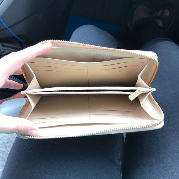 Coach Accordion Wallet. Tan. 85 OBO. - Picture 2 of 2