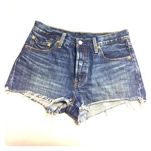 Barely worn Levi 501 short
