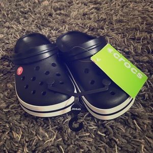 Brand new crocs unisex size 6 Women's