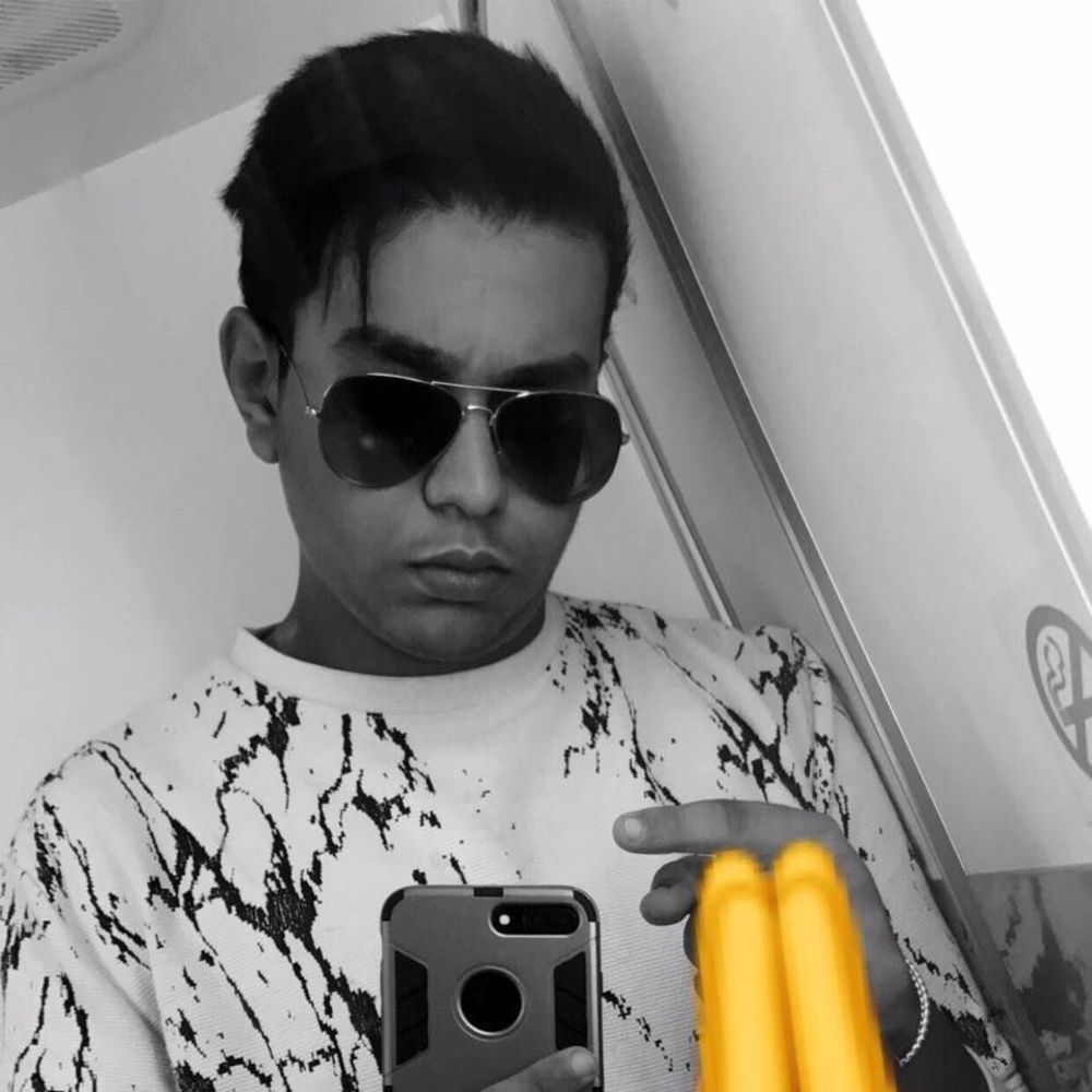 Meet your Posher, Moncef