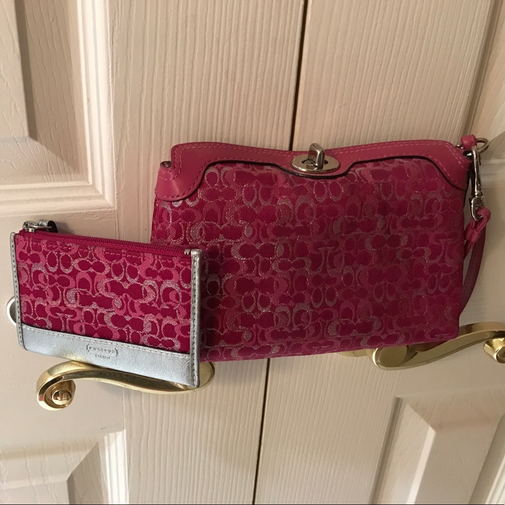 Coach Clutch With Matching Credit Card Holder Gem