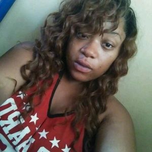 Meet your Posher, Bee