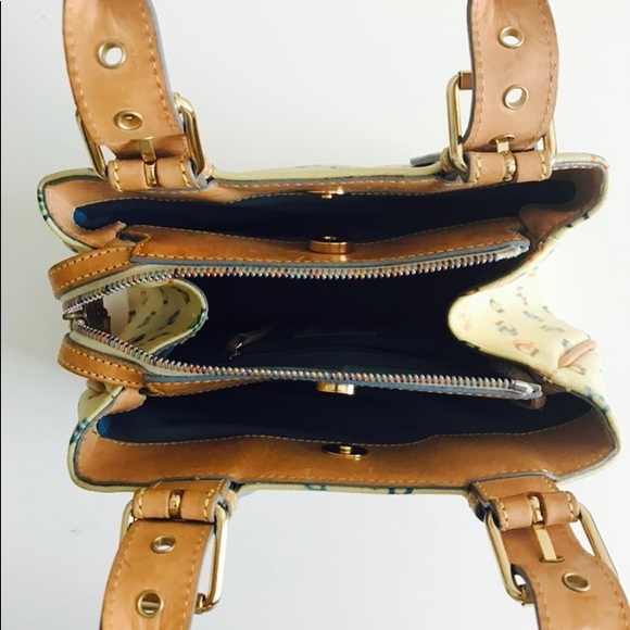 🔥Dooney and Bourke mini handbag - Picture 4 of 8