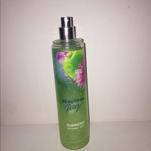 **BATH AND BODY WORKS**Diamond shimmer mist