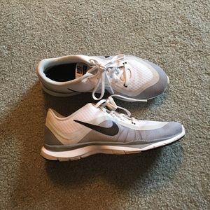 Brand new nike shoes