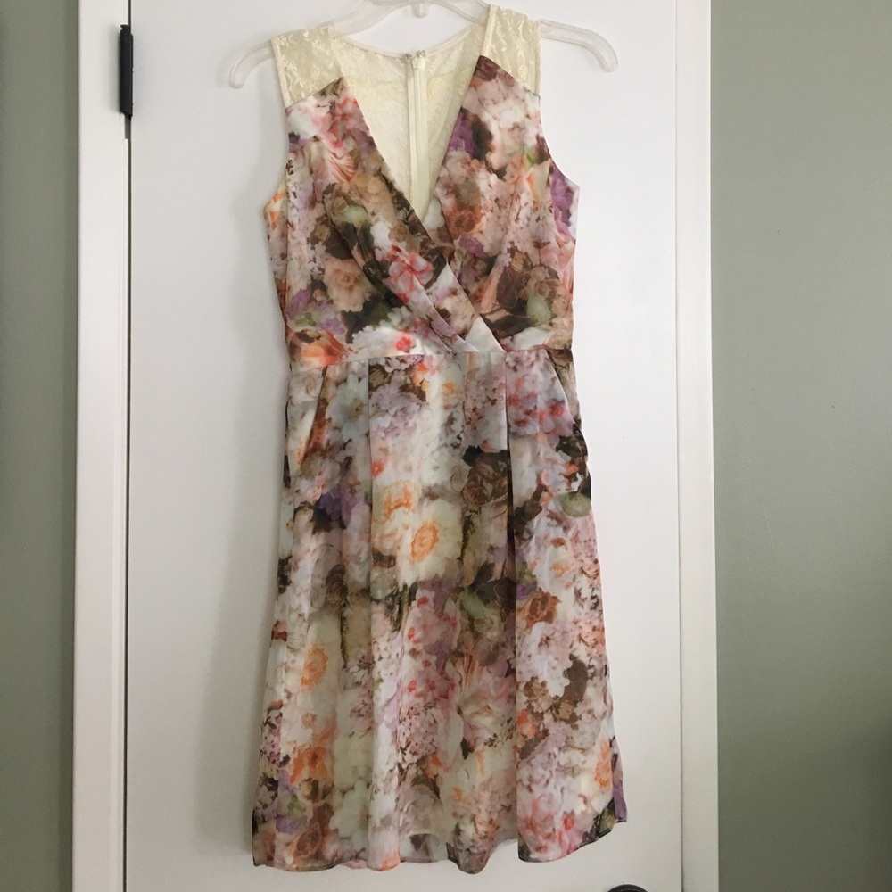 Little Mistress London Floral Dress w Lace Back