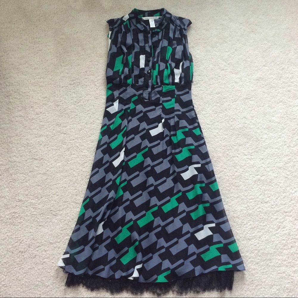 Diane von Furstenberg DVF Size 2 houndstooth dress