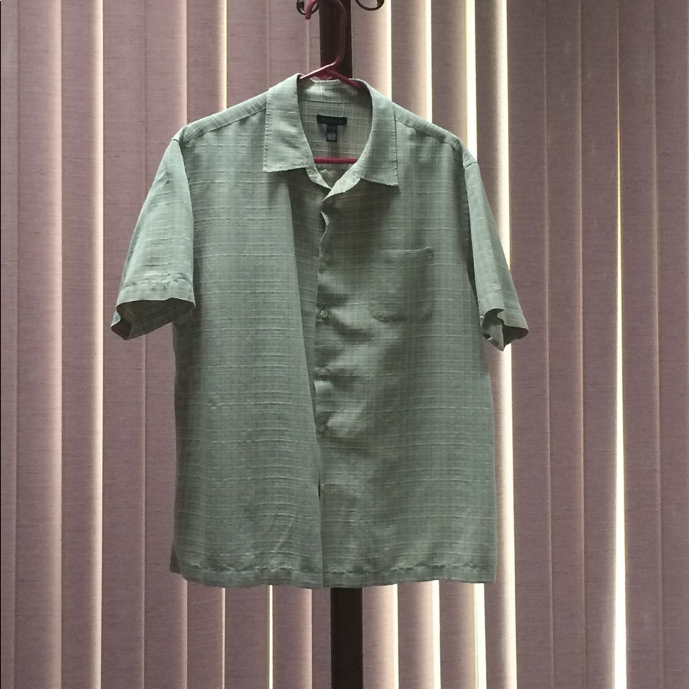 Short sleeve, business casual button down.