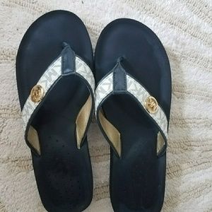 Michael kors flip flops