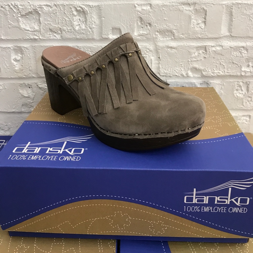 NEW Dansko Deni Milled Nubuck taupe shoes.