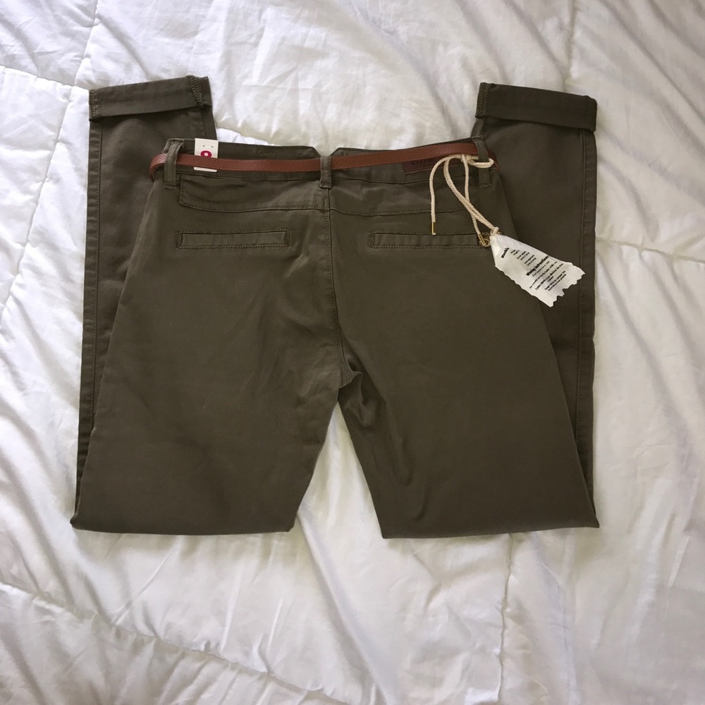 Brand new pants - Picture 2 of 3