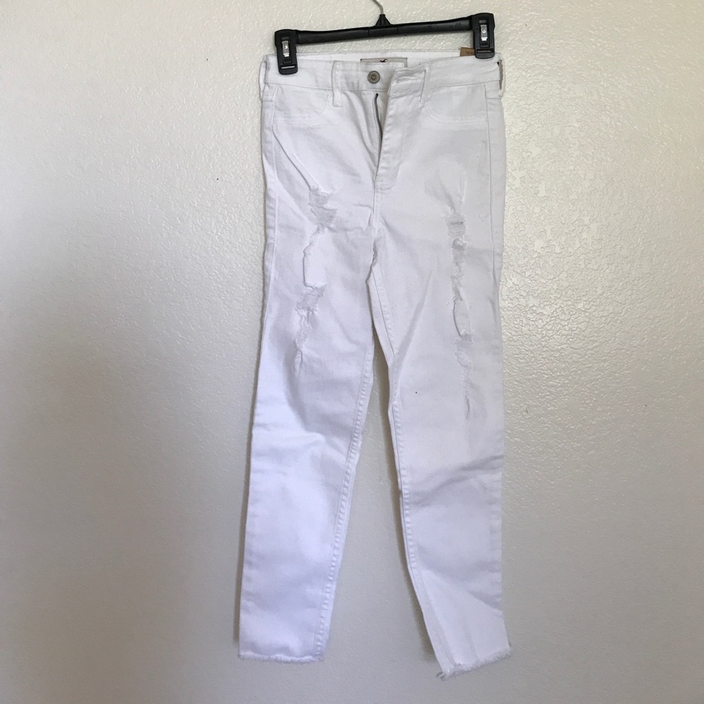 HOLLISTER highwaisted distressed jeans