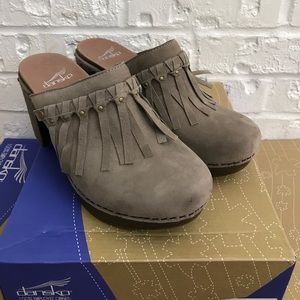 Deni Milled Nubuck Danskos. Taupe
