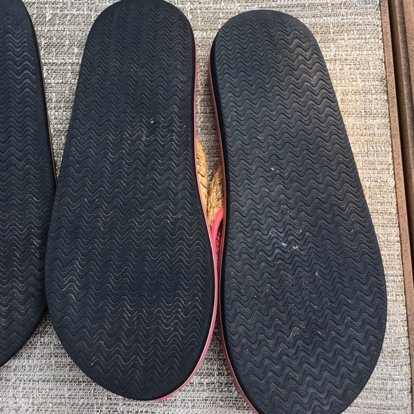 Bundle of eco friendly Mission Playground sandals - Picture 8 of 8