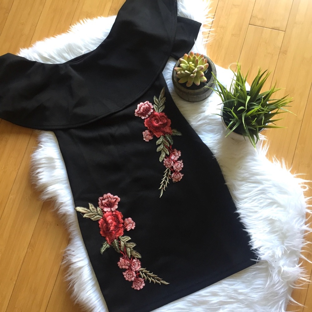 Rose embroidery dress S