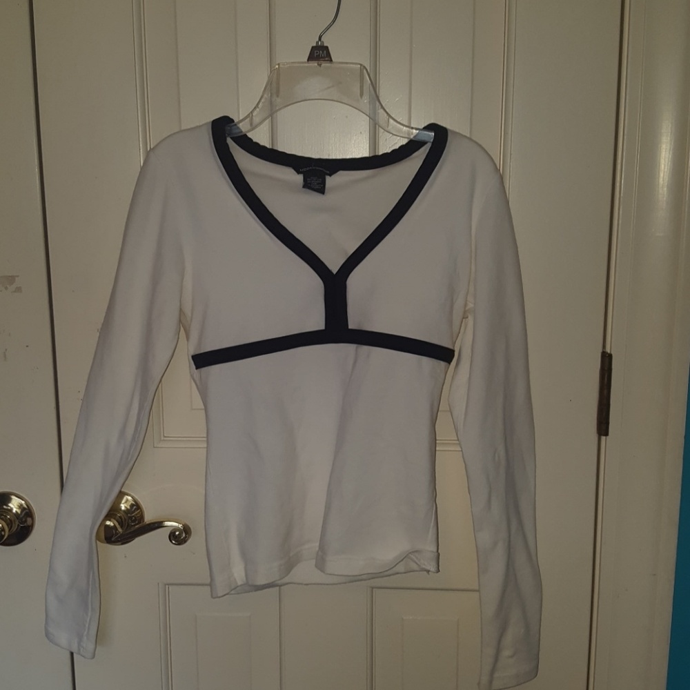 Long sleeve v-neck