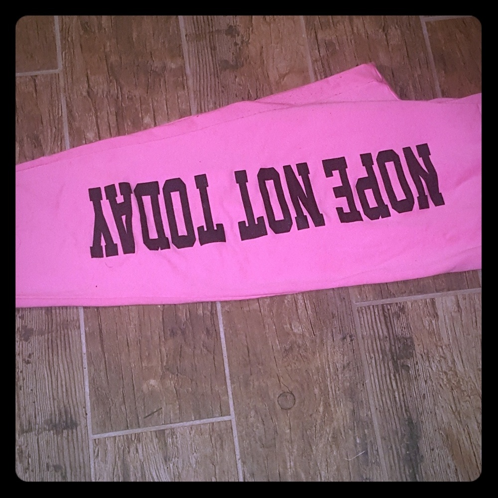 ON FIRE XL pink joggers