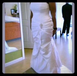 Bridal Gown White Satin with it's own garment​ bag
