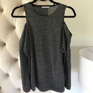 Shoulders out Zara gray top !!! In S ⭐️🙌🏼⭐️