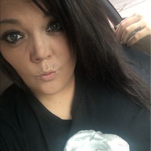 Meet your Posher, Jillian