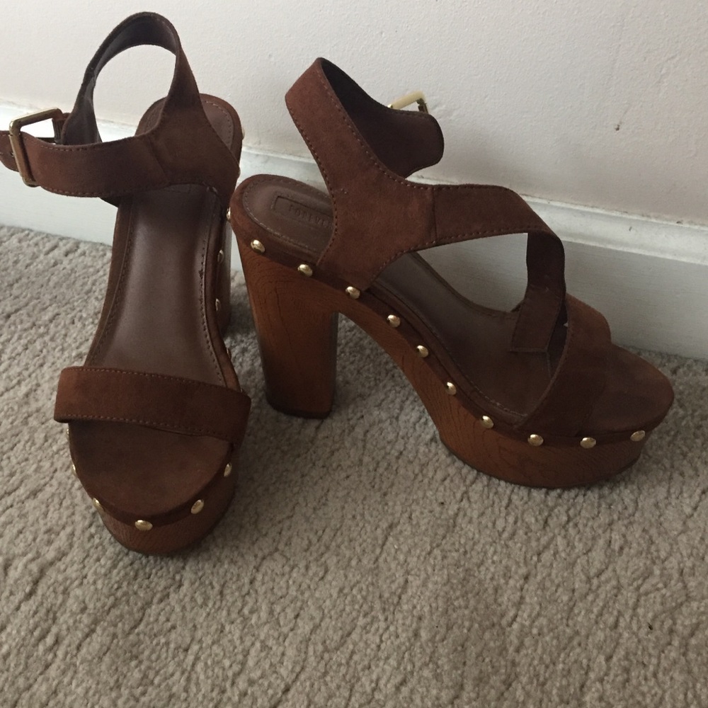 Size 8 wedgie heels