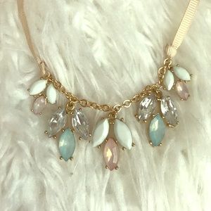 🌻$4 if added to any bundle.* Lauren Conrad Neck