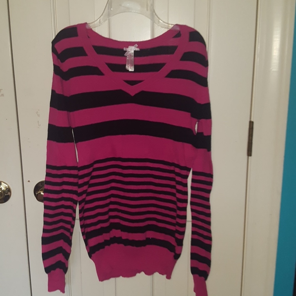 Long sleeve v-neck