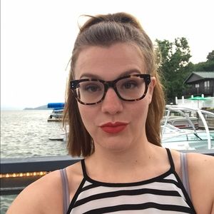 Meet your Posher, Rebecca