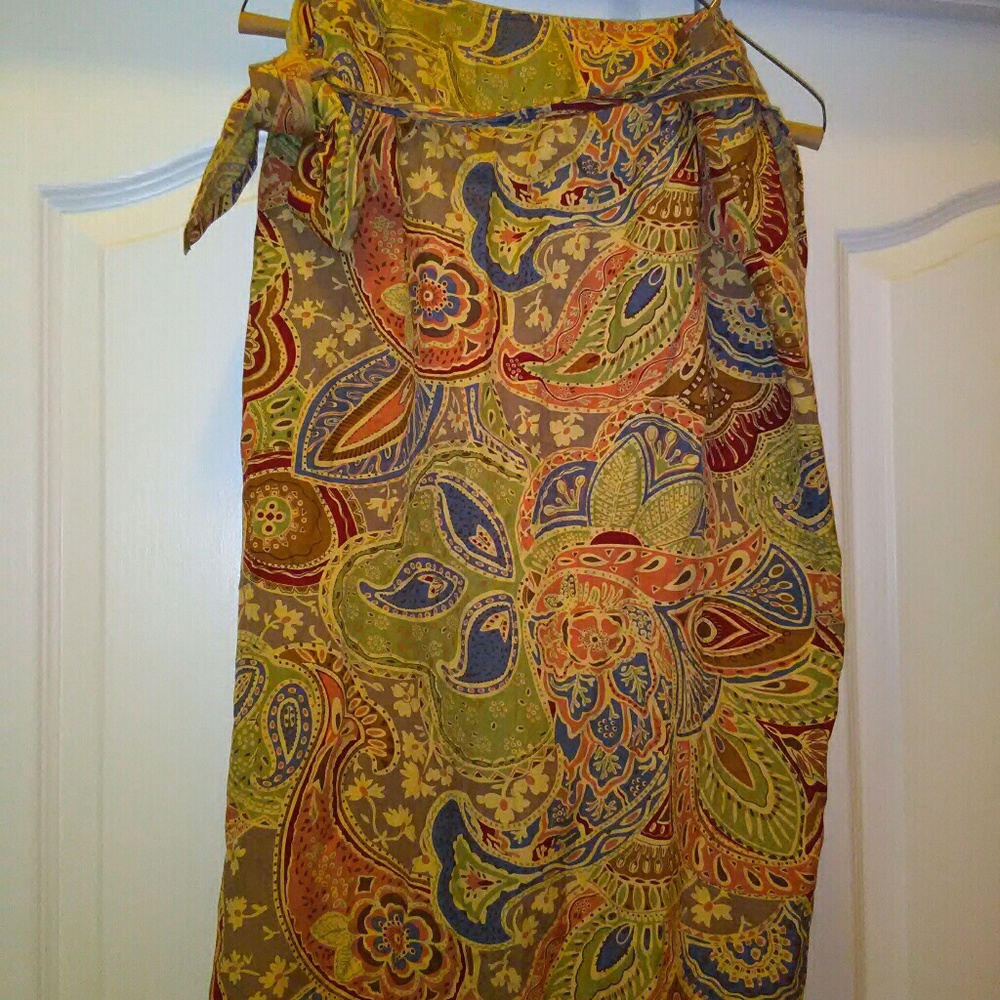 JH Collectibles wrap around skirt