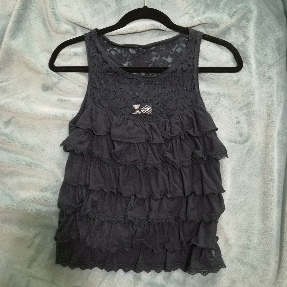 Cute AF lacy ruffle top!