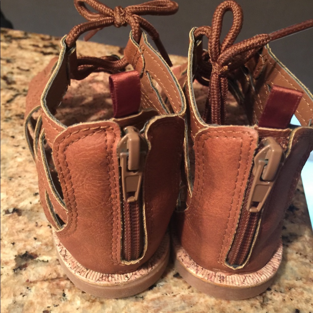 Girl Sandals - Picture 2 of 4
