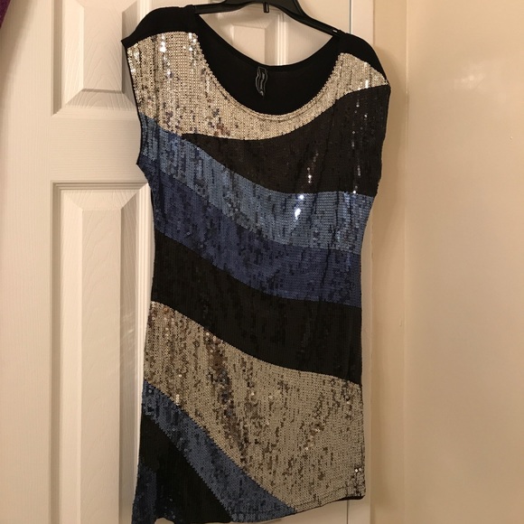 Beautiful sequin dress - Picture 1 of 2