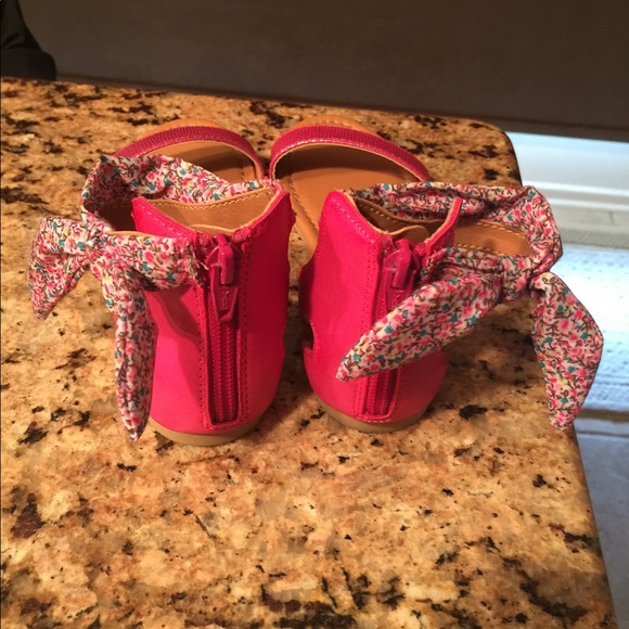 Girl Sandals - Picture 2 of 3