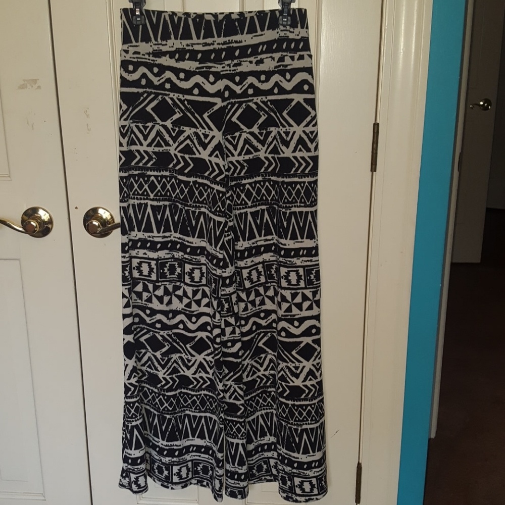 Patterned Flowy pants