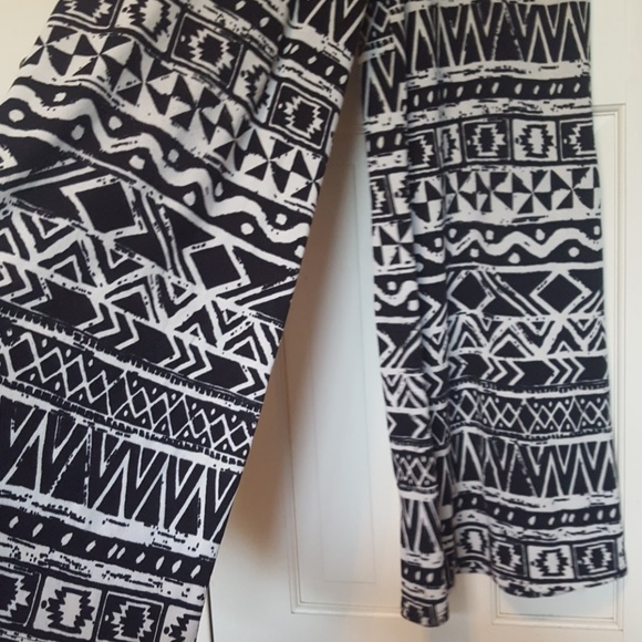 Patterned Flowy pants - Picture 2 of 2