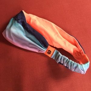 One Lulu Lemon headband