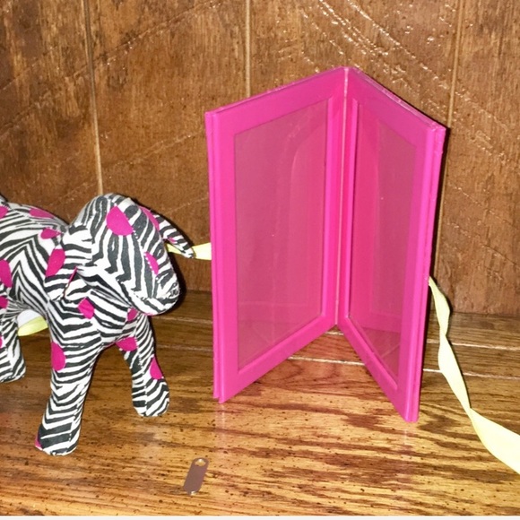 PINK DOG - Picture 3 of 3