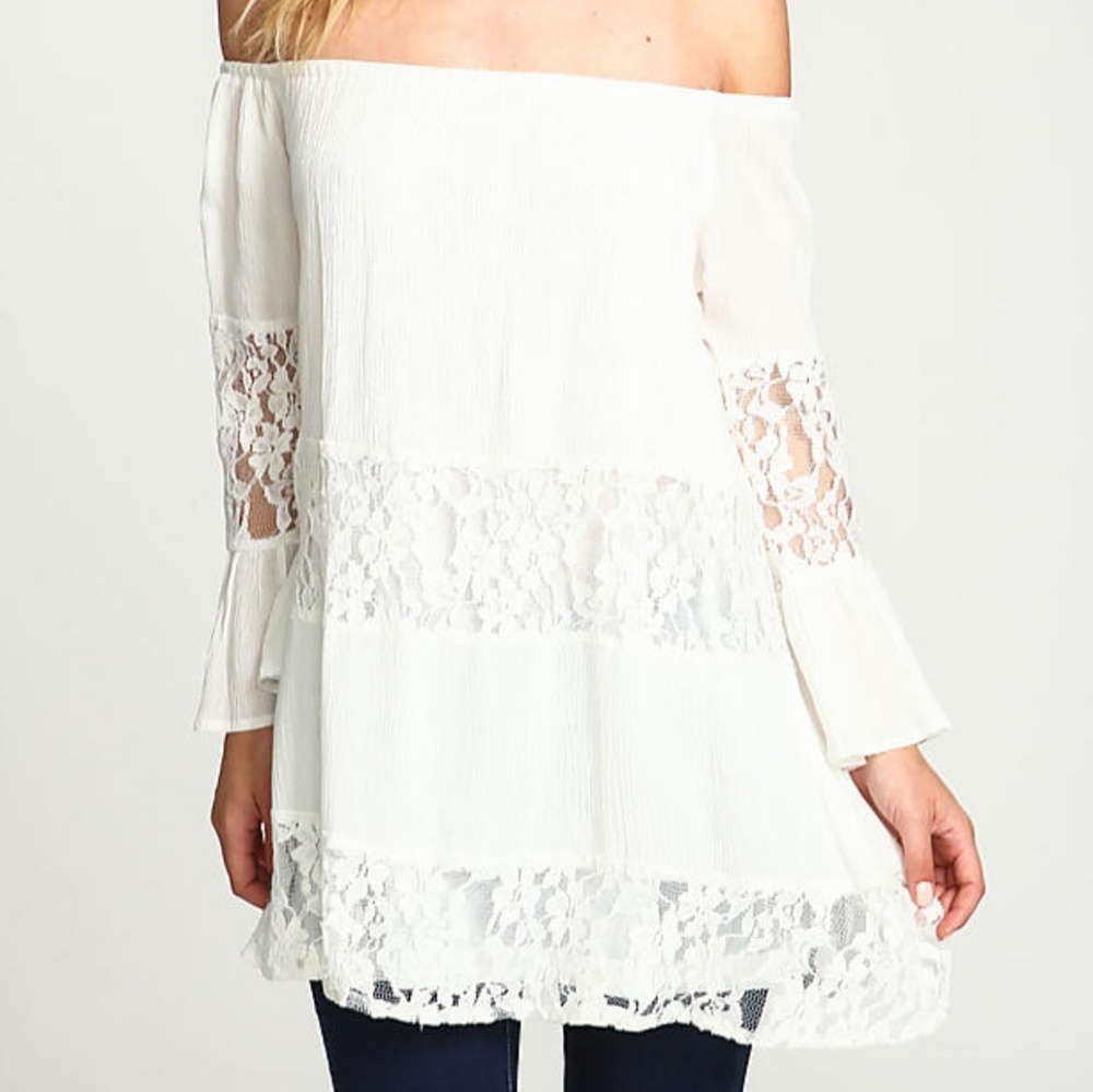 Off the shoulder lace/gauze long sleeve shirt