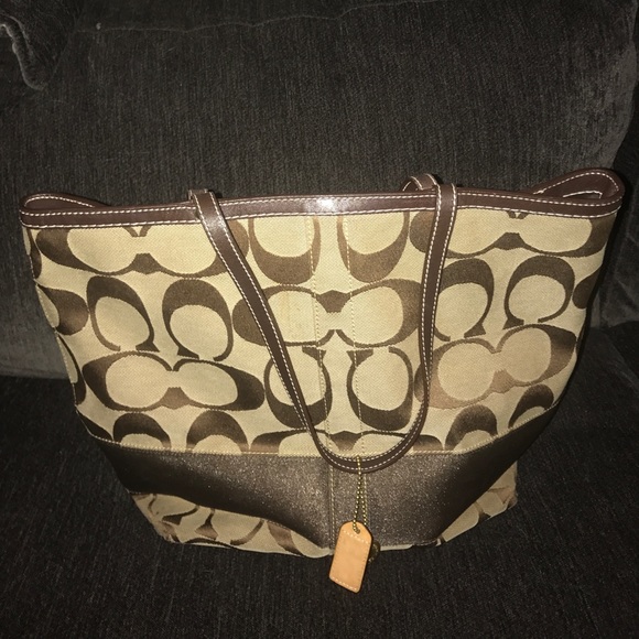 Signature Coach Tote! - Picture 2 of 8