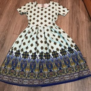 Lularoe Amelia size small