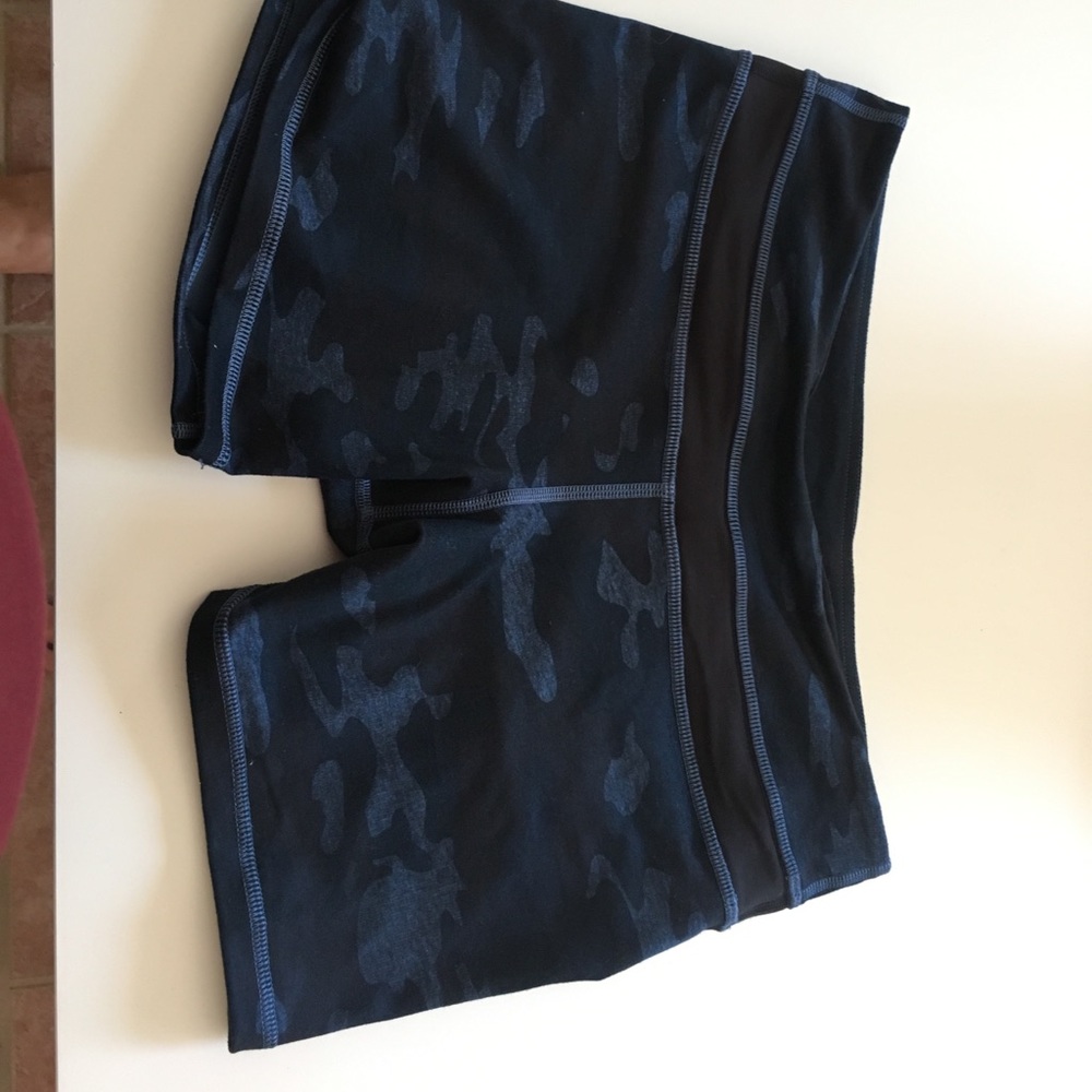 Lulu camp shorts