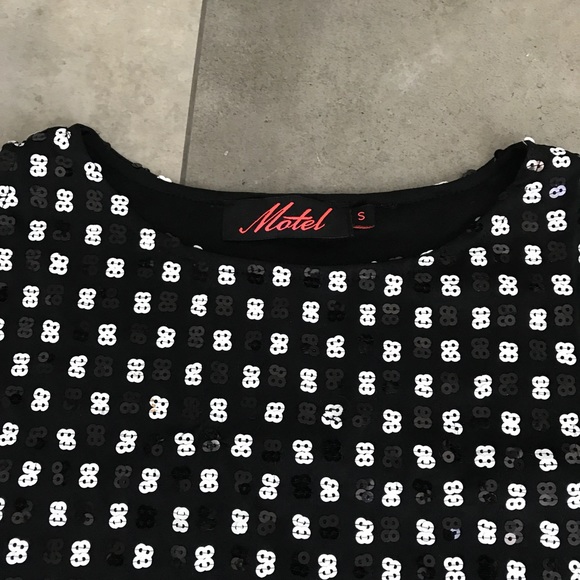 Motel rocks black white cold shoulder sequin dress - Picture 4 of 6
