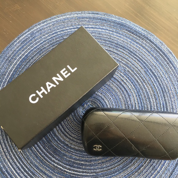 Perfect Condition CHANEL Sunglasses - Picture 2 of 5