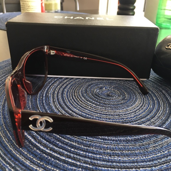 Perfect Condition CHANEL Sunglasses - Picture 3 of 5